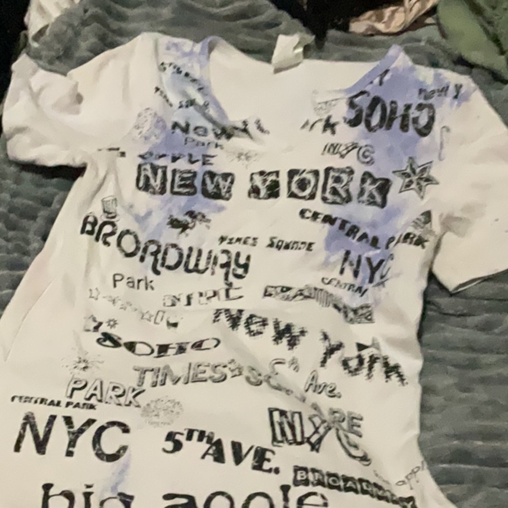 2000s Y2K New York V Neck Soft Short Sleeved T Shirt - White and Blue